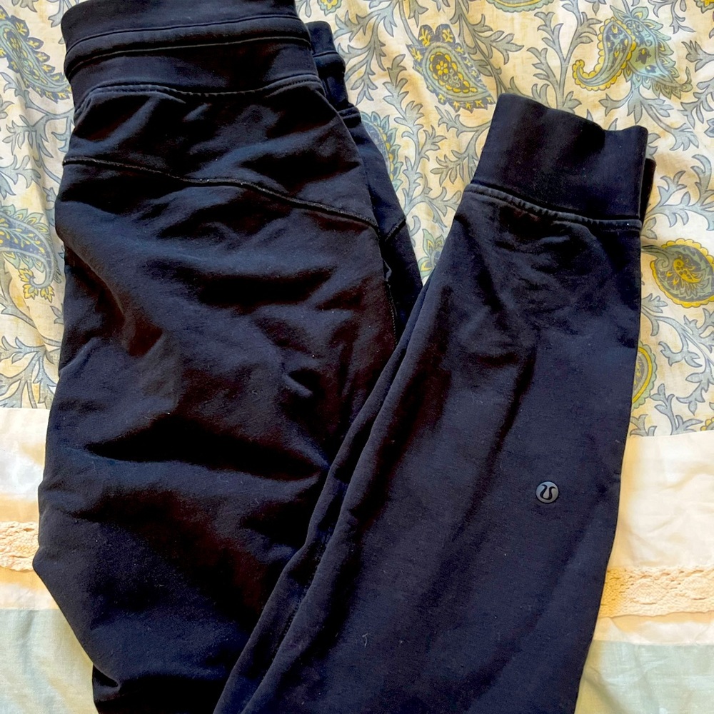 Lululemon scuba joggers size 4
